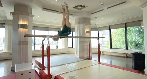 ΒΙΝΤΕΟ-Γυμνάστρια ετών 87!