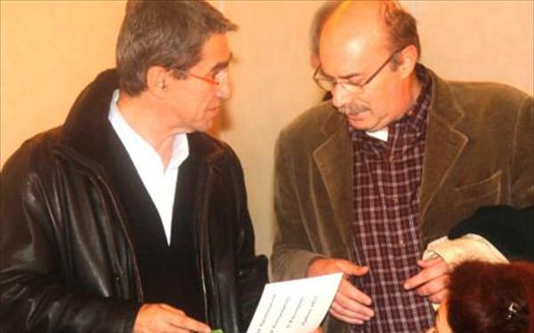 Στην Πάτρα με casual ντύσιμο ο Λοβέρδος