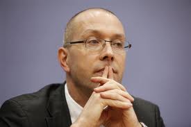 Άσμουσεν:Λάθος η συζήτηση για κούρεμα