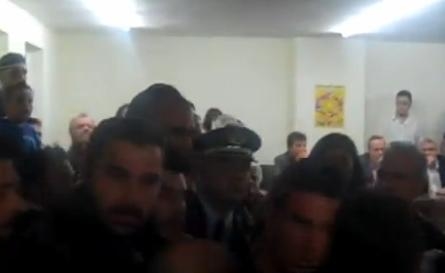 Ξύλο σε δημοτικό συμβούλιο