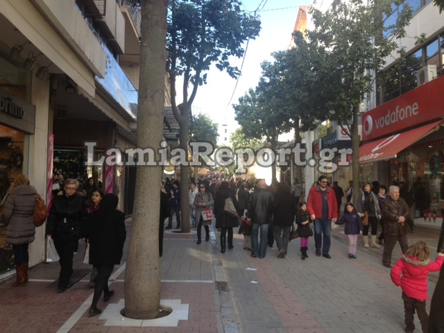 Διχασμένοι για την Κυριακή