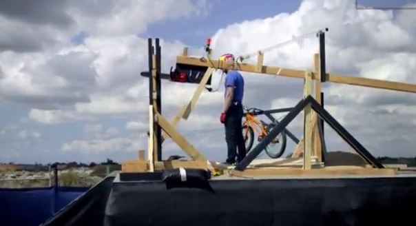 ΒΙΝΤΕΟ-Δεν θα πιστεύετε τι κάνουν!