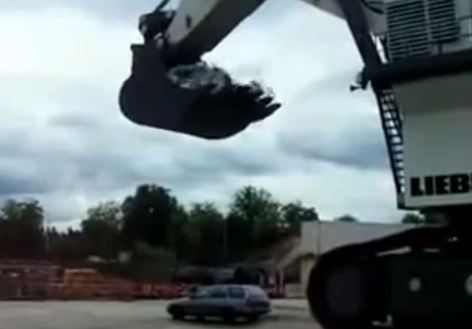 BINTEO- Δεν πλένει… εξαφανίζει