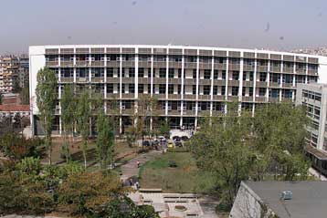 Προπηλάκισαν καθηγητή του ΑΠΘ