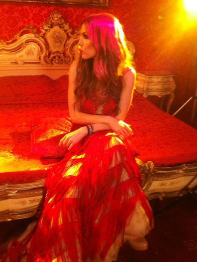 Το twitter γέμισε ευχές και καυστικά…σχόλια!