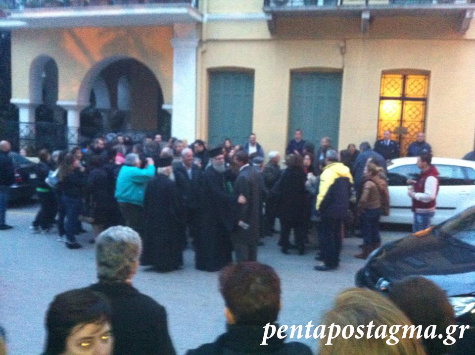 Άρπαξαν ιερέα από τα γένια