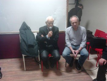 Ποιος υπουργός μπήκε σε λεωφορείο;