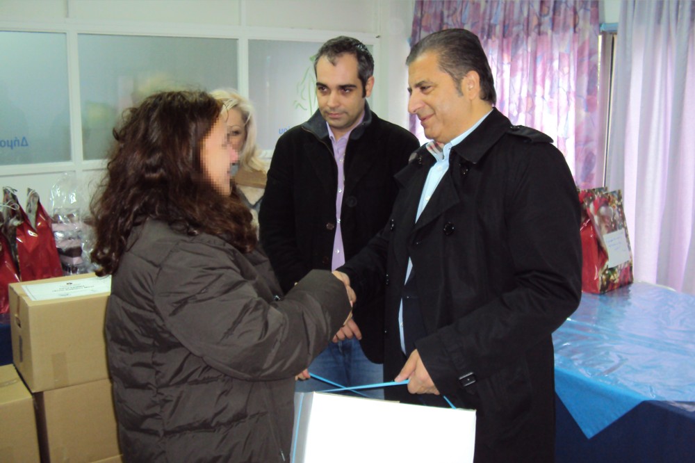 Τρόφιμα σε 300 άπορες οικογένειες