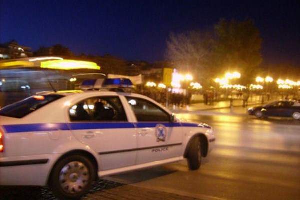 Λήστεψαν ζευγάρι και βίασαν τη γυναίκα