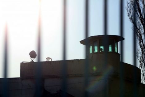 Συγκεντρώνουν ρούχα για κρατούμενους