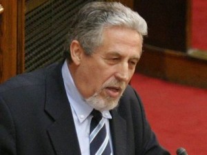 Μανώλης: “Τέλος οι τσαμπουκάδες σε ΠΑΣΟΚ-ΝΔ”