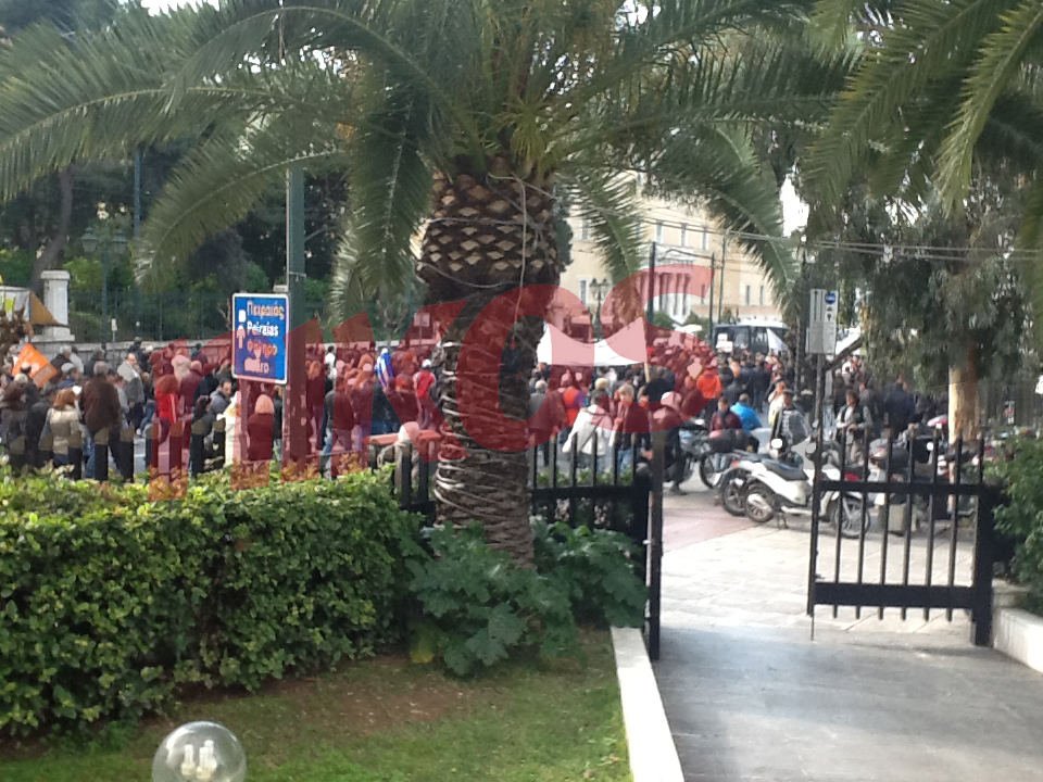 Τώρα-Η πορεία της ΠΟΕ-ΟΤΑ στη Βουλή