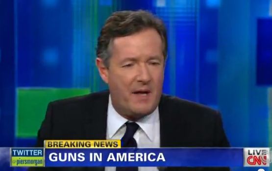 Ζητούν την απέλαση δημοσιογράφου