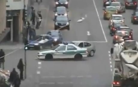 BINTEO: Αστυνομικοί για κλάματα