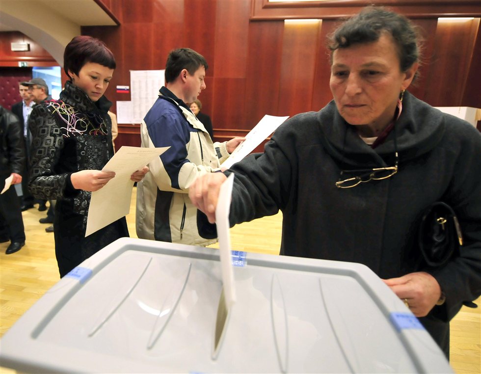 Άνοιξαν οι κάλπες στη Σλοβενία