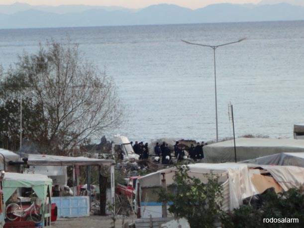 Τώρα-Επιχείρηση της αστυνομίας σε καταυλισμούς στη Ρόδο