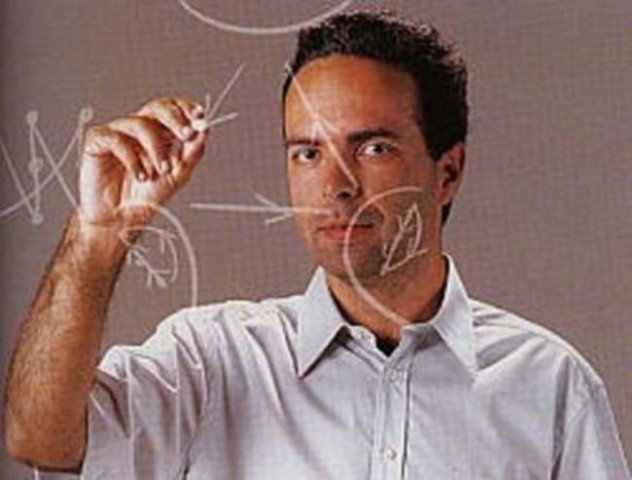 «Οι υπερβολές δεν είναι ψέματα»