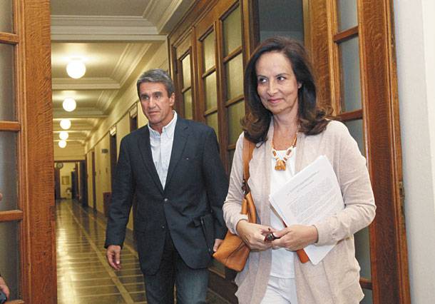 Με ποιους συνομιλεί ο Λοβέρδος