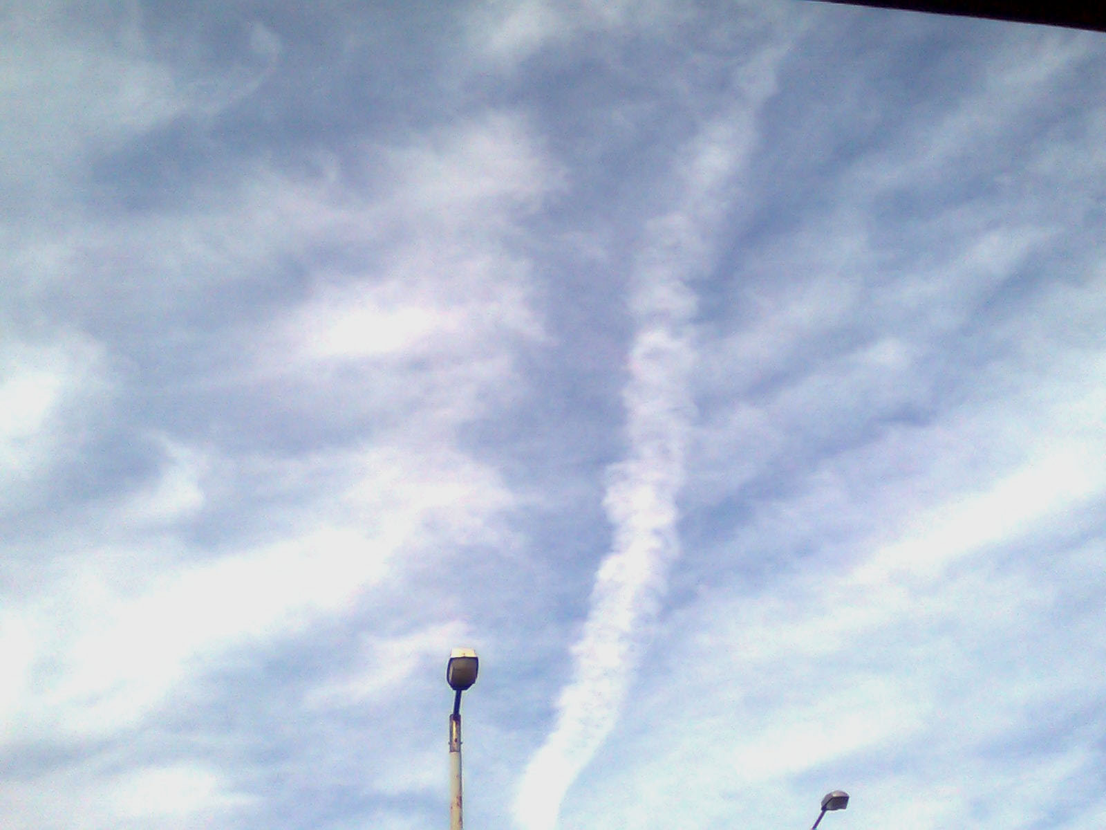 ΦΩΤΟ- Ο πιλότος που ψεκάζει (!)