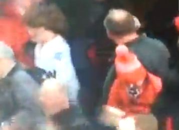 Βίντεο-Κοιμήθηκε στην εξέδρα