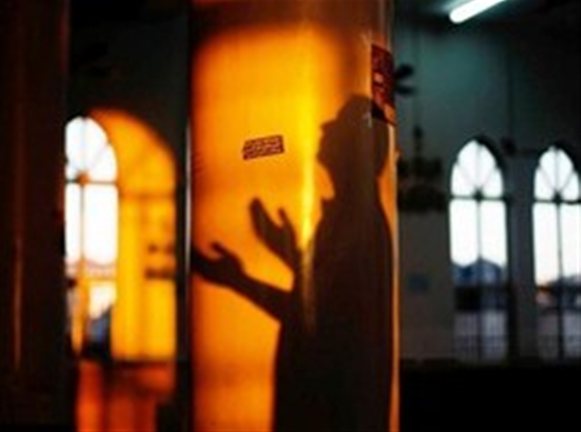 Άθρησκος ο ένας στους έξι