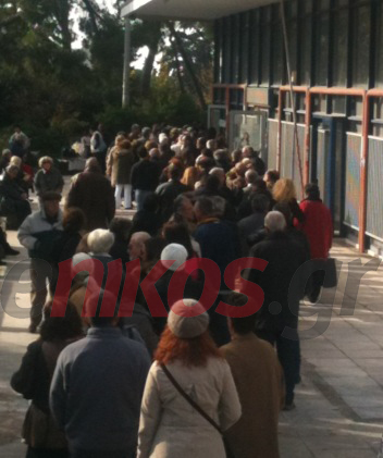 ΦΩΤΟ-Χάος στη ΔΕΗ Κηφισιάς