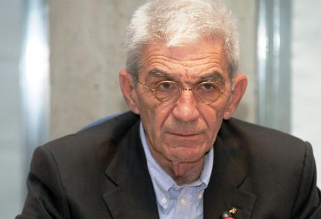 Μπουτάρης:”Κόψτε το καφενείο”