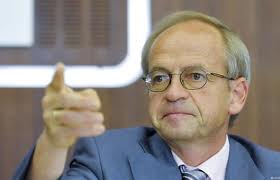 Άιγκινγκερ:Μειώστε τους φόρους στην Ελλάδα