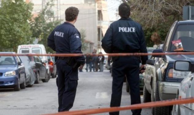 Τώρα-Κωφάλαλη η γυναίκα που απειλεί να αυτοκτονήσει