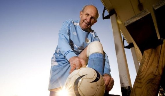 Ο παππούς των …γκολ!