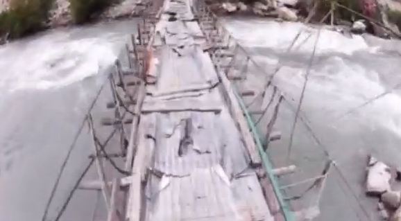 Στα Ιμαλάϊα, με μηχανή και …τόλμη!