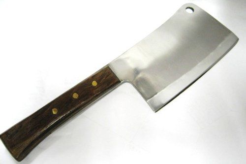 Κυνηγούσε τους αστυνομικούς με μπαλτά!