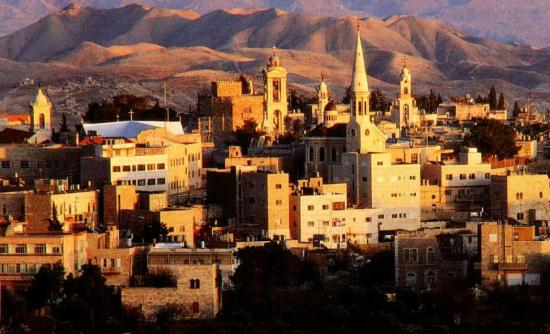 Χιλιάδες πιστοί στη Βηθλεέμ