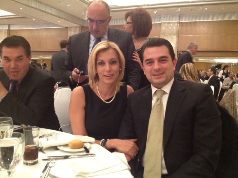 «Αγκαζέ» Σκρέκας-Καραμανλή