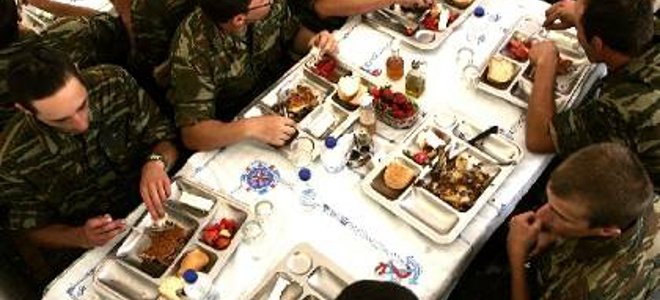 Φαγητό στις λέσχες και για το πολιτικό προσωπικό