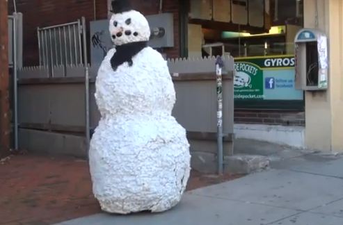 Βίντεο: Ο χιονάνθρωπος…ζωντάνεψε!
