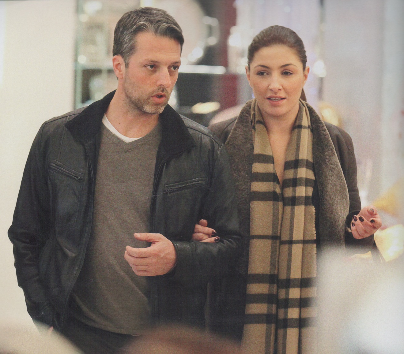 Χριστουγεννιάτικες αγορές για Παπαρίζου-Καψάλη