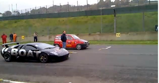 BINTEO- Κόντρα Lamborghini-Fiat 500