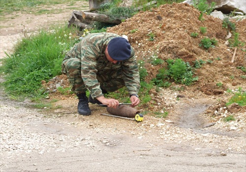 Ρουκέτες σε μάντρα