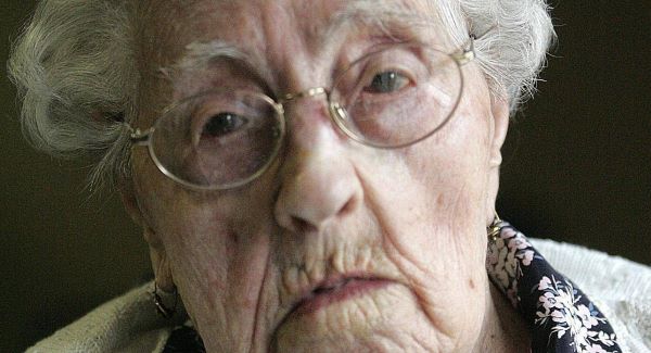 Πέθανε η “πρύτανης της ανθρωπότητας”