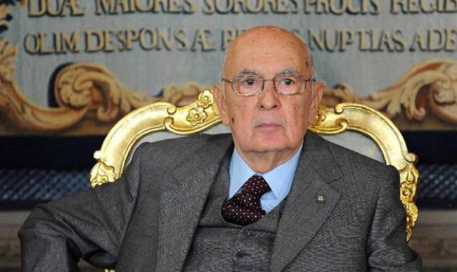 Ο Ναπολιτάνο διέλυσε την ιταλική βουλή