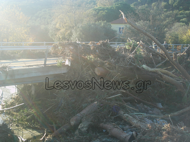 Εικόνες καταστροφής στη Λέσβο