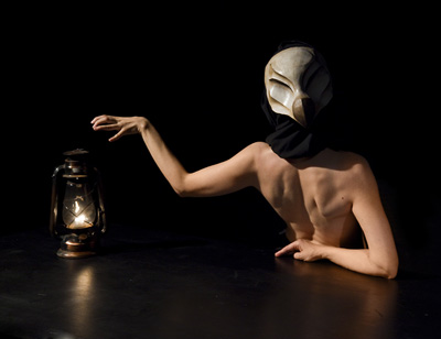 Erofili synopsis, στο θέατρο Αυλαία