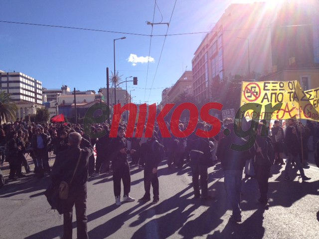 Τώρα: Η συγκέντρωση στα Προπύλαια