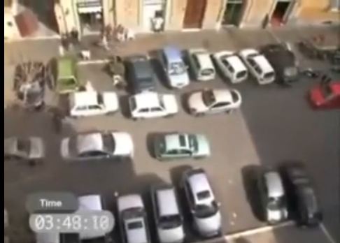 Όταν οι γυναίκες παρκάρουν…