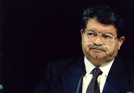 Δηλητήριο στα λείψανα του Οζάλ