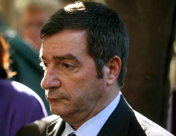 Τώρα- Κουκουλοφόροι αποδοκίμασαν τον Καμίνη