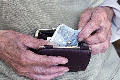 Τους έκλεψαν τη σύνταξη