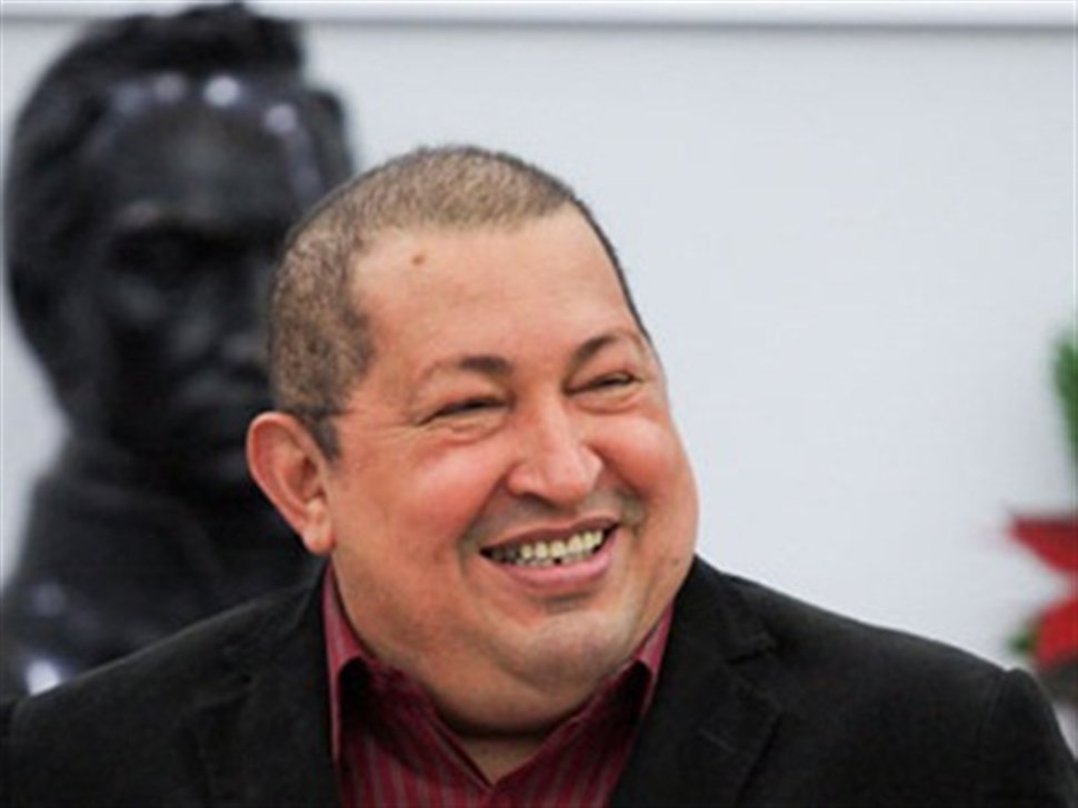 Κάτω από το νυστέρι ο Τσάβες