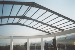 Ξήλωσαν τη στέγη